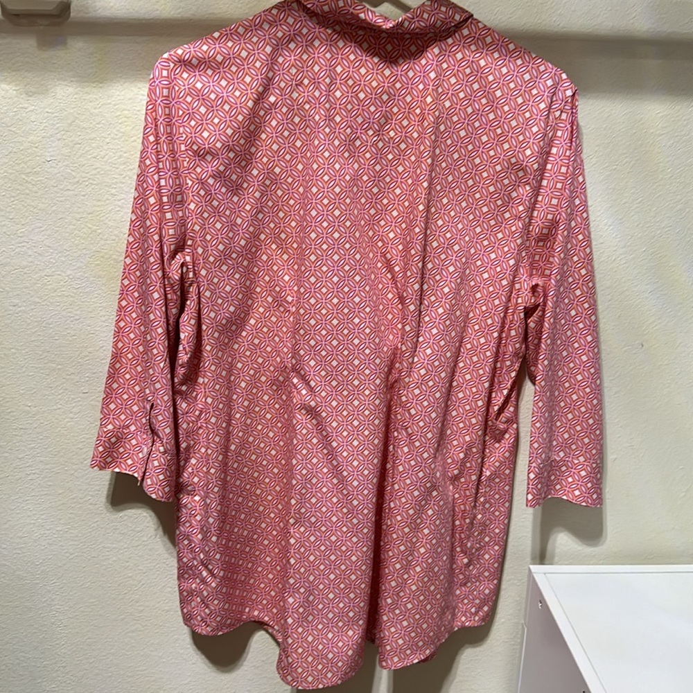 Chicos size 2 red and white pattern No Iron shirt - Picture 2 of 2